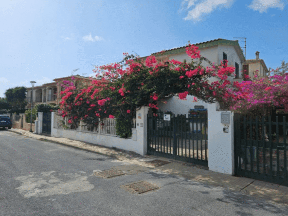Villa in vendita a Calasetta a 400 metri dalla spiaggia di SottoTorre