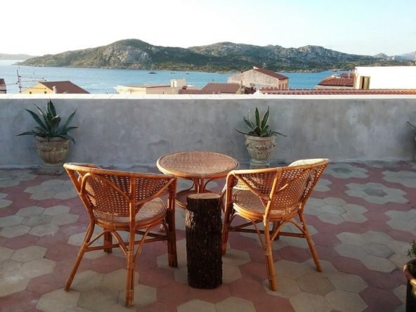 Attico di 120mq con terrazza panoramica in vendita a La Maddalena